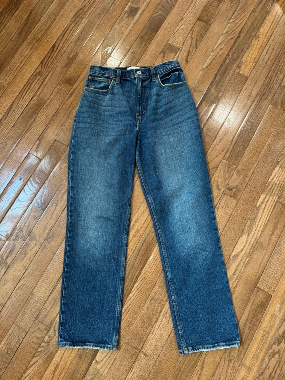Abercrombie & Fitch 90s Straight Ultra High Rise Jeans in Mid Wash Blue